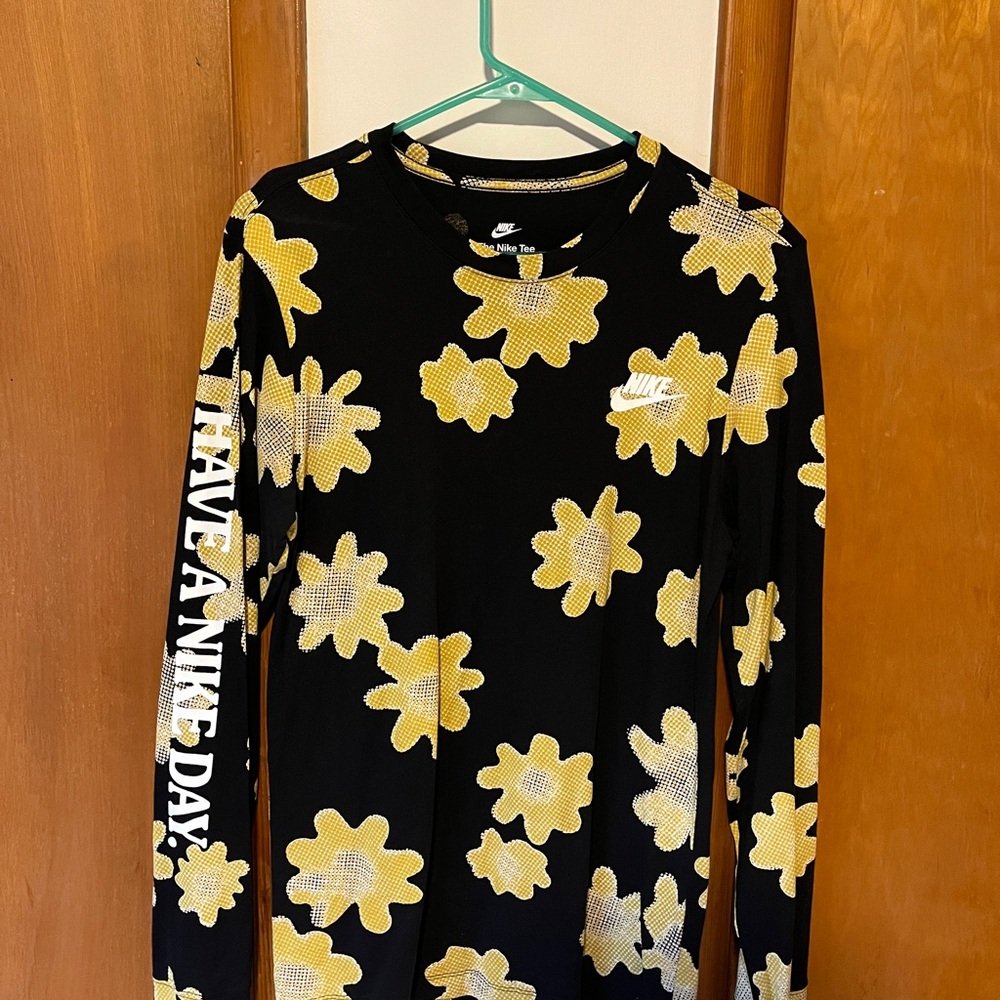 Nike Men’s Black and Yellow Floral Long Sleeve Tee “Have a Nike Day” down arm